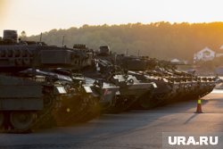 Военкор Коц: ВСУ берегут танки Abrams, Leopard и F-16 для новых атак по России