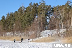 В Кургане на Голубых озерах у домика «моржей» образовался стихийный туалет. Фото