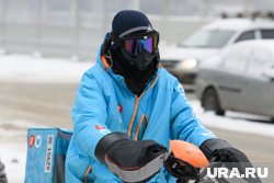 Курьеры значительно опередили по зарплате людей с высшим образованием