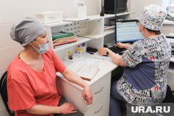 Зарплата челябинских врачей вошла в пятерку самых высоких среди медиков в УрФО