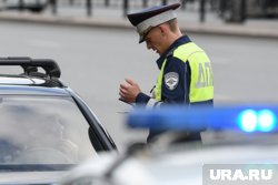 Жители тюменских деревень массово ездят без прав