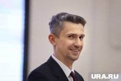 «Все бегут, и я бегу»: курганский вице-губернатор Алексеев пробежал марафон в ЦПКиО. Видео