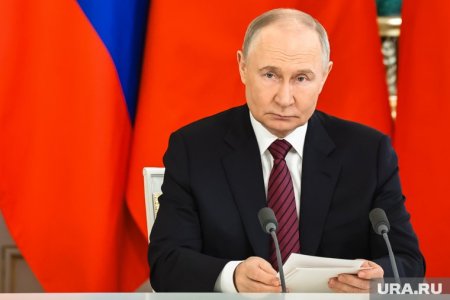 Путин закрыл сбор денег на лечение детей по СМС