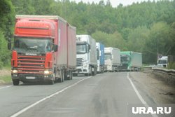 ТАСС: российские грузовики с телами погибших украинских военных стоят на границе